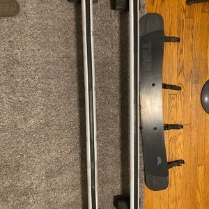 Thule roof rack + air screen 54 in L 3 in W